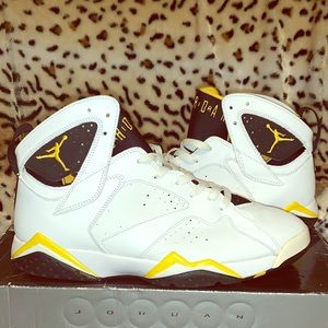 Air Jordan 7 Retro Varsity Maize